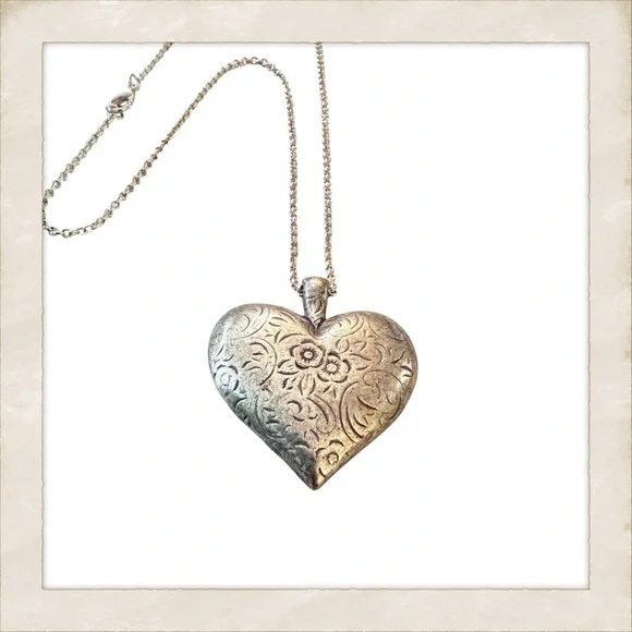 Vintage Oversized Etched Puffy Heart Pendant Necklace in Silver, 23” Long - Picture 3 of 6
